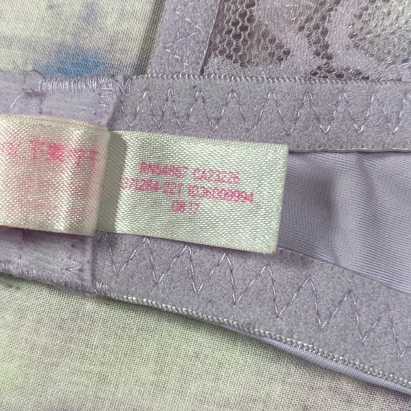 VS PINK • Lavender Lace Racerback Bralette - Picture 5 of 7